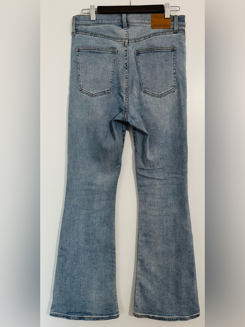 ✨ Aritizia Denim Forum The Bettie High Rise Flare Jeans ✨ - Picture 2 of 6